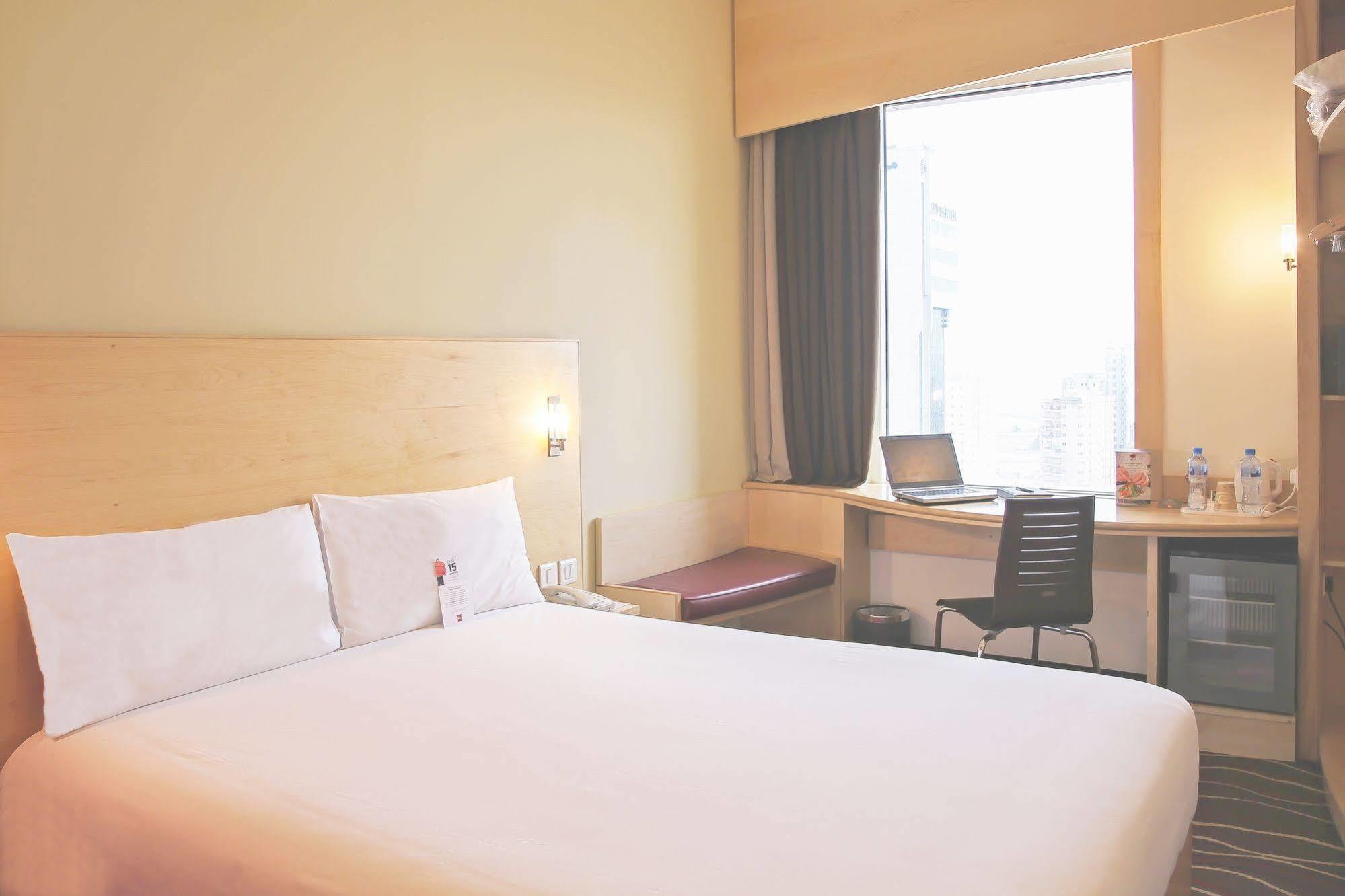Ibis Sharq Hotel Kuwait City Exterior foto